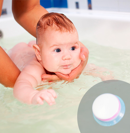 Как правильно купать грудного ребёнка